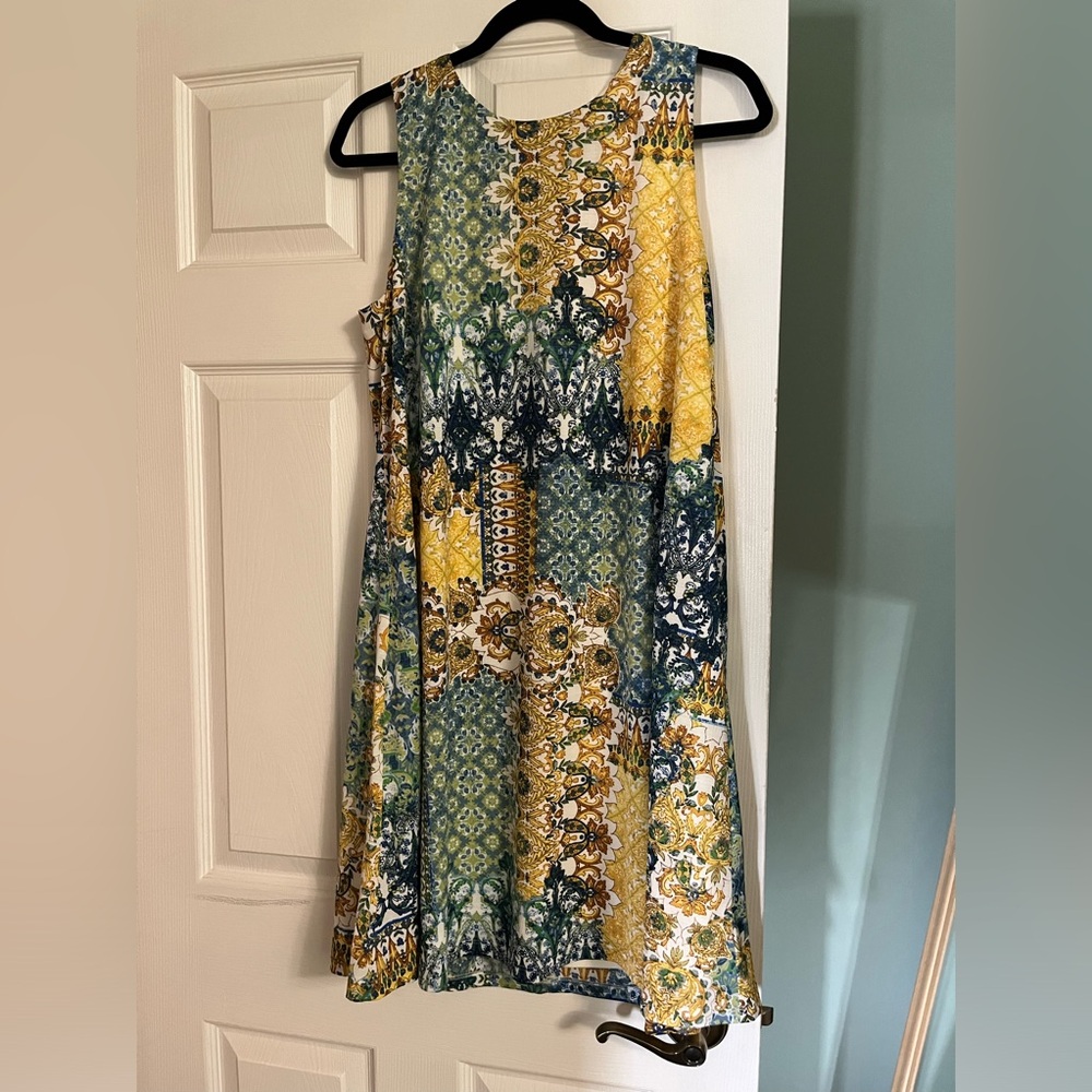Maggie London for Melanie Lyne. Patterned Aline sleeveless dress.